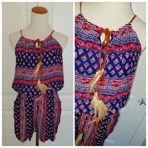 🚨MUST GO🚨Printed feather accent romper
