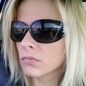 Meet your Posher, Pam