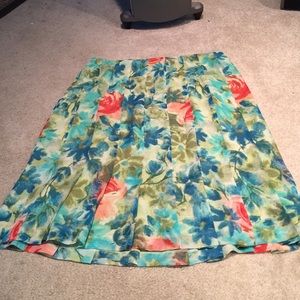 Ann Taylor pleated skirt. Sz 8