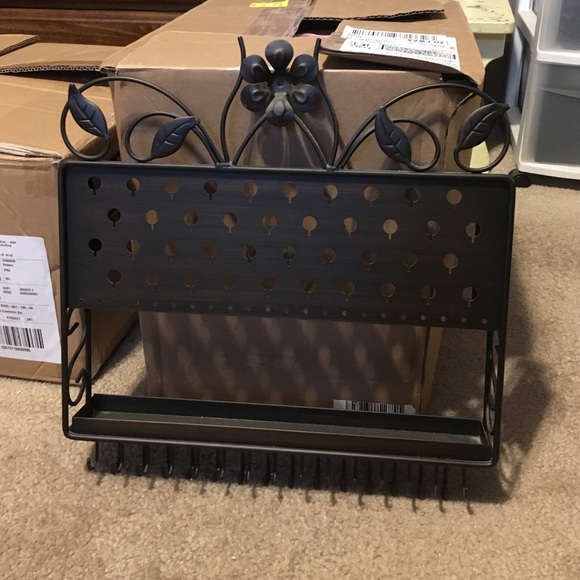 Hang up- jewelry holder