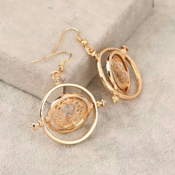 HARRY POTTER Rotating Time-Turner Earring - Picture 2 of 4