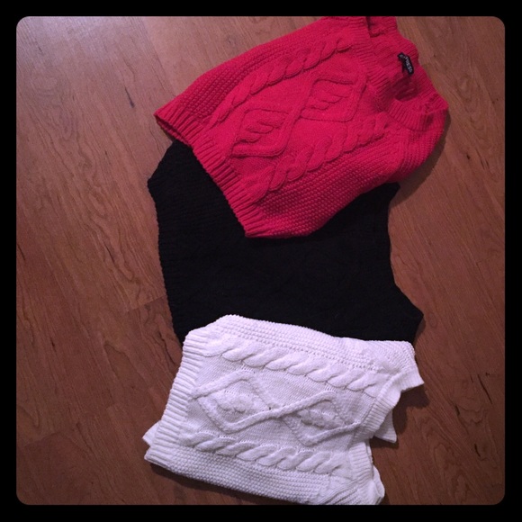 Lot of 3 xs Express cropped cable knit sweaters