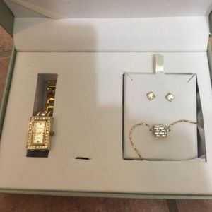 Necklace & watch gift set.