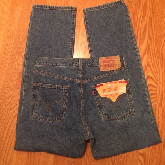 ❗NWT LEVI'S 501 BUTTON FLY 33x32❗