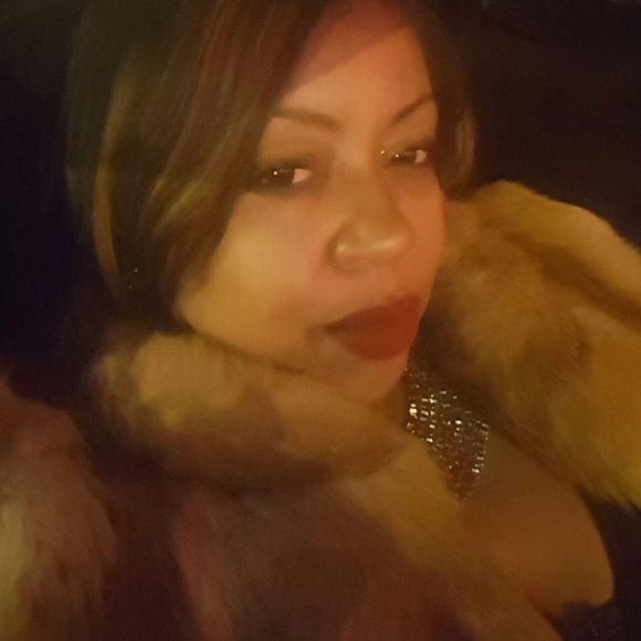 Meet your Posher, Toshia