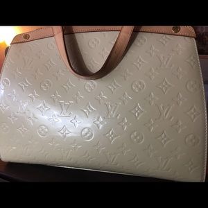 Louis Vuitton Perle Vernis Patent Leather Brea GM