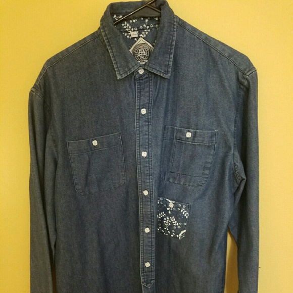 Buttonup shirt excellent quality
