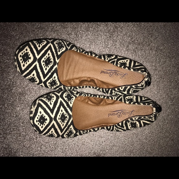 Lucky Brand Flats Aztec 7 1/2