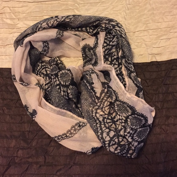 Infinity scarf