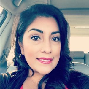 Meet your Posher, Cynthia