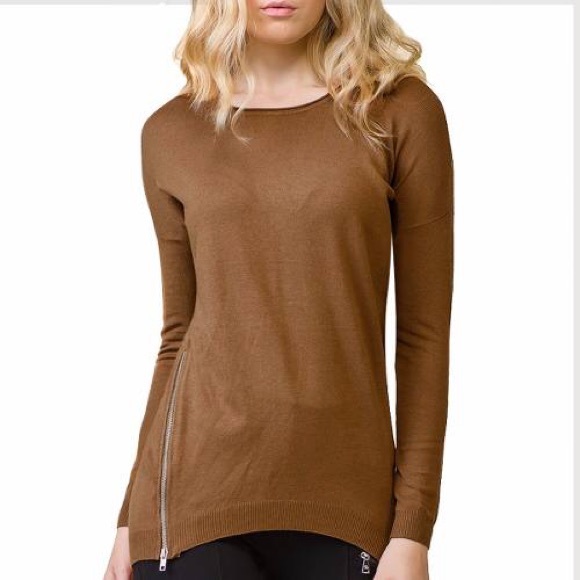 🎉Sale🎁🎈Knit Beige side zippers Sweater! - Picture 3 of 4