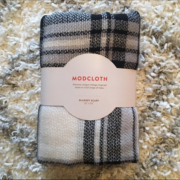 NWT Modcloth Loch & Key Blanket Scarf