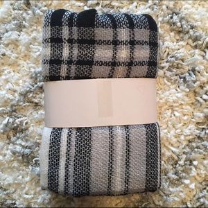 ModCloth Accessories - NWT Modcloth Loch & Key Blanket Scarf ModCloth Accessories - NWT Modcloth Loch & Key Blanket Scarf