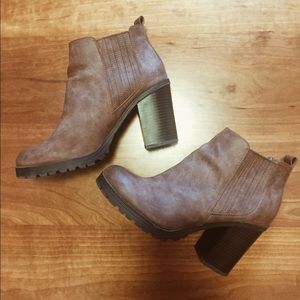 Sam & Libby Ankle Bootie