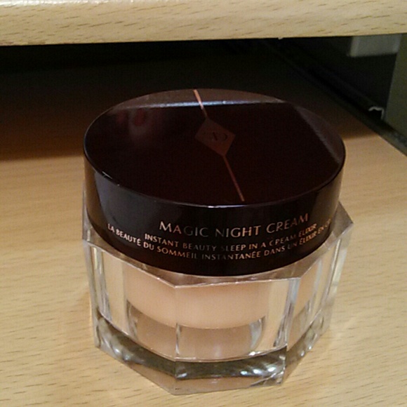 CHARLOTTET Tilbury Magic night cream