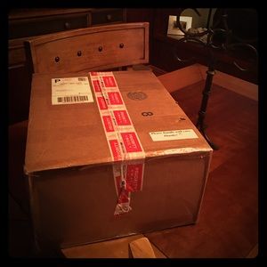 🎀 All boxed up & on her way to her new home!  🎀