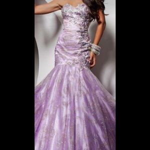 La Gala prom dress