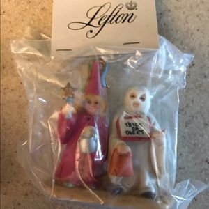 Lefton Colonial Village figurines