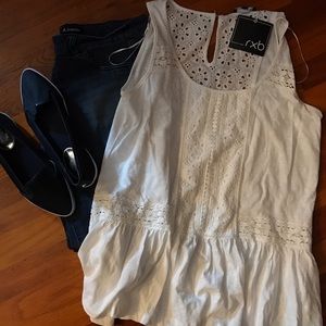 ‼️ CLEARANCE ‼️NWT! White flowy tank