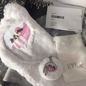 Kylie Cosmetics Limited Ed. Stocking & Keychain