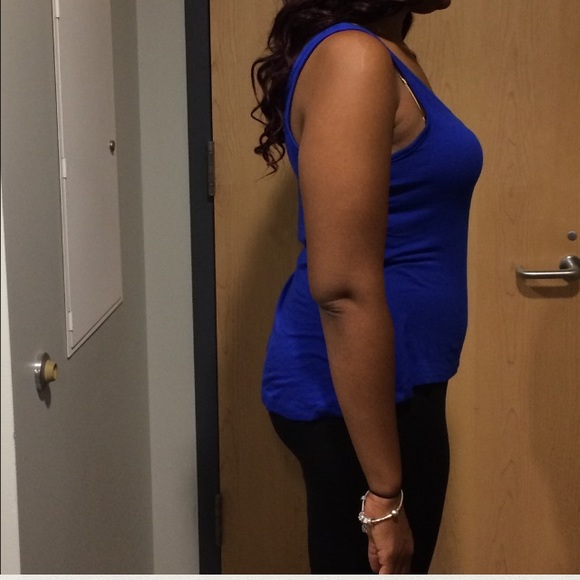 Royal Blue Flowy top w/pocket  NWOT Sz L - Picture 3 of 5