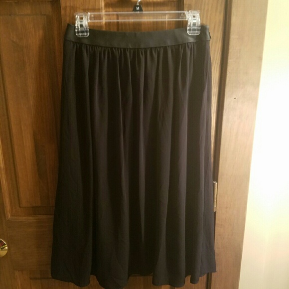 Flowy black skirt