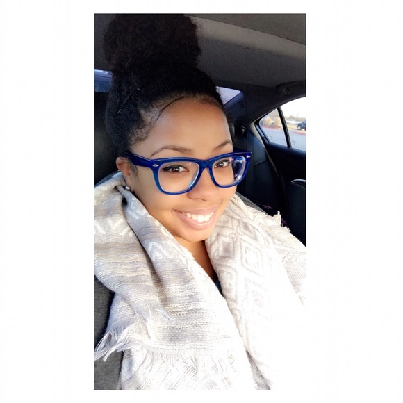 MEET YOUR POSHER ❤ - Picture 2 of 4