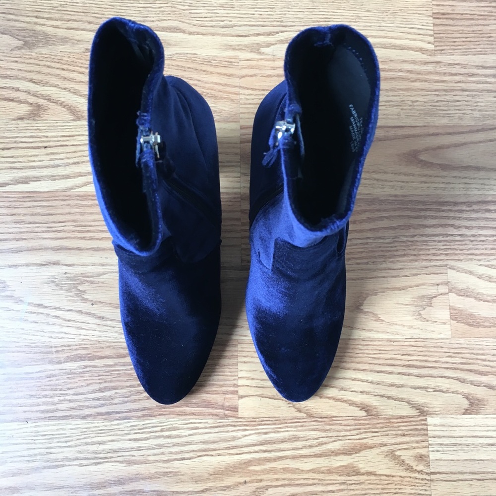🎉SOLD🎉 Steve Madden boots ✨ - Picture 2 of 6