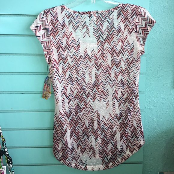 Pattern tshirt - Picture 4 of 4