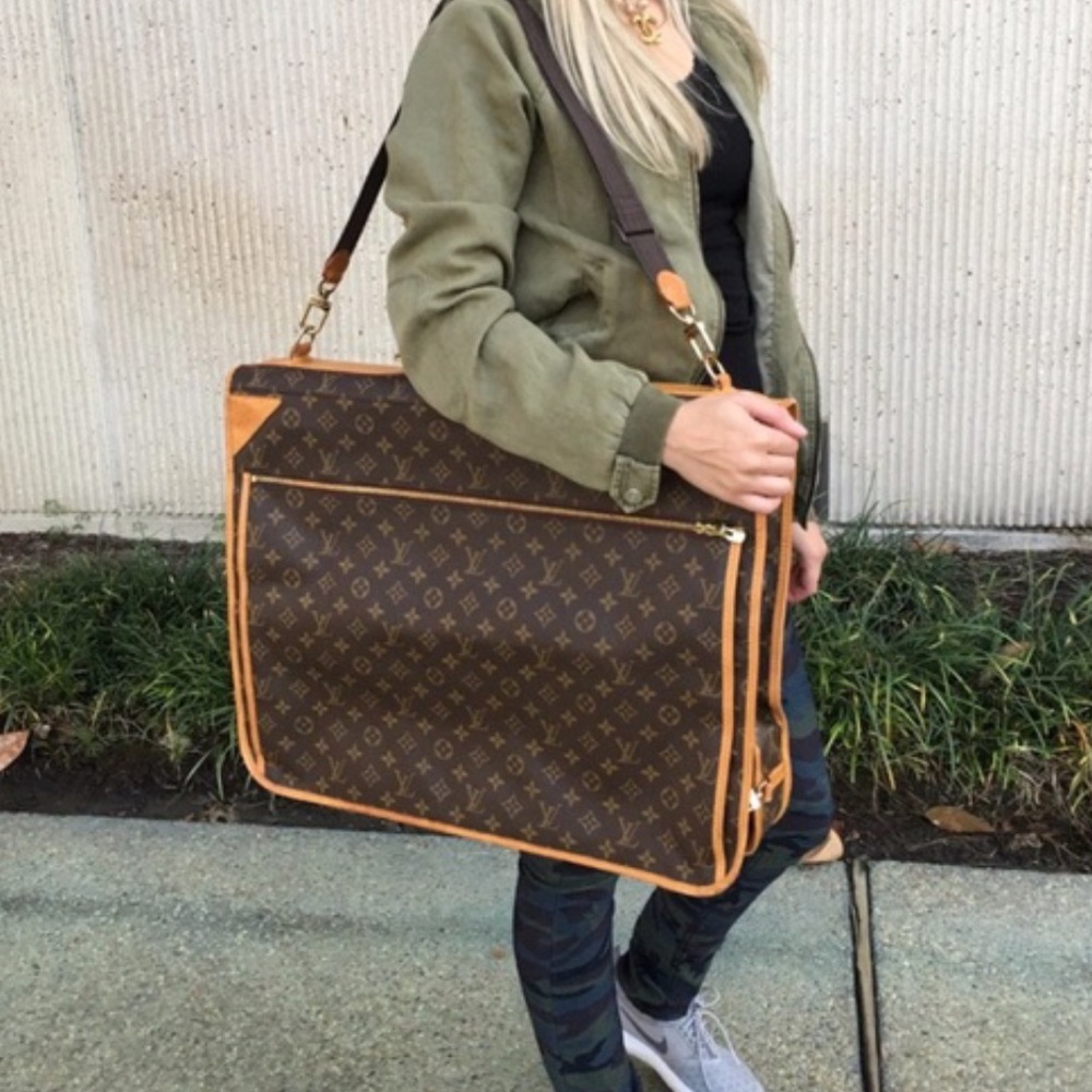 LOUIS VUITTON Garment Travel Bag (ONE Bag ONLY!) - Picture 2 of 8