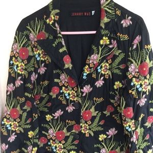 Long embroidered black coat with flowers