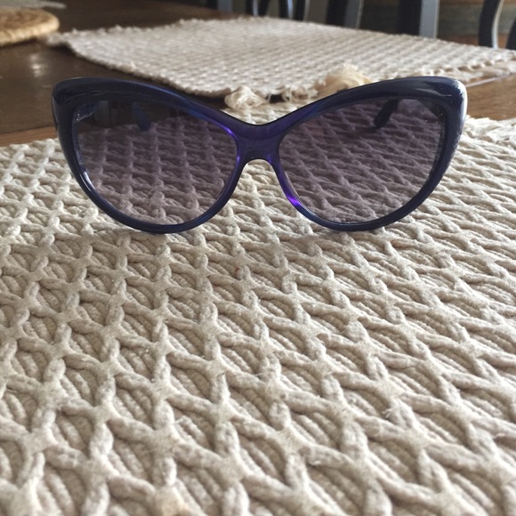 100 percent authentic Gucci sunglasses.
