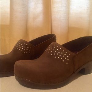 Dansko Mavis 37 Brown Studded Clog New in Box