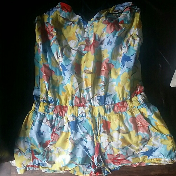 Hollister romper