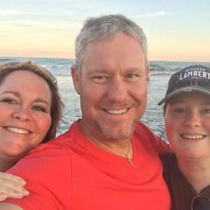 Meet your Posher, Dennis