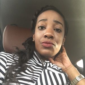 Meet your Posher, Deandra