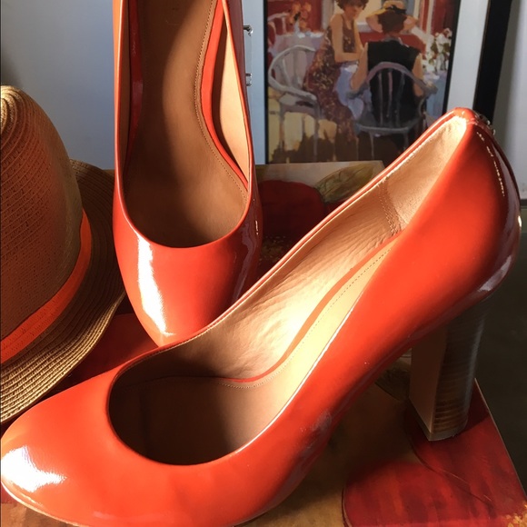 Shoes - Picture 3 of 4