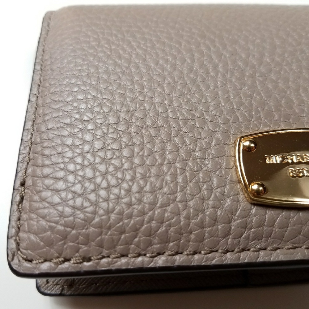 Michael Kors Jet Set Medium Slim Wallet - Picture 6 of 7