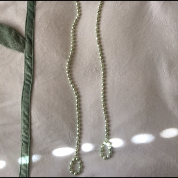 Long, pastel pearl wrap necklace👝 - Picture 2 of 2