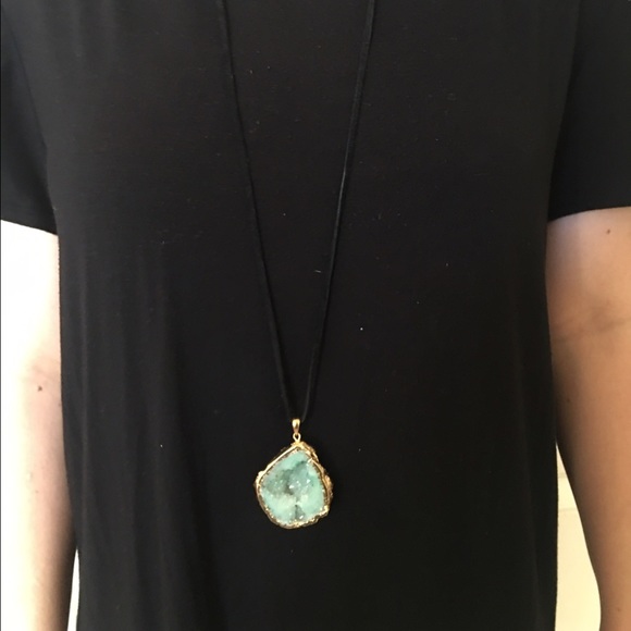 Long turquoise druzy pendent on black suede☁️ - Picture 1 of 2