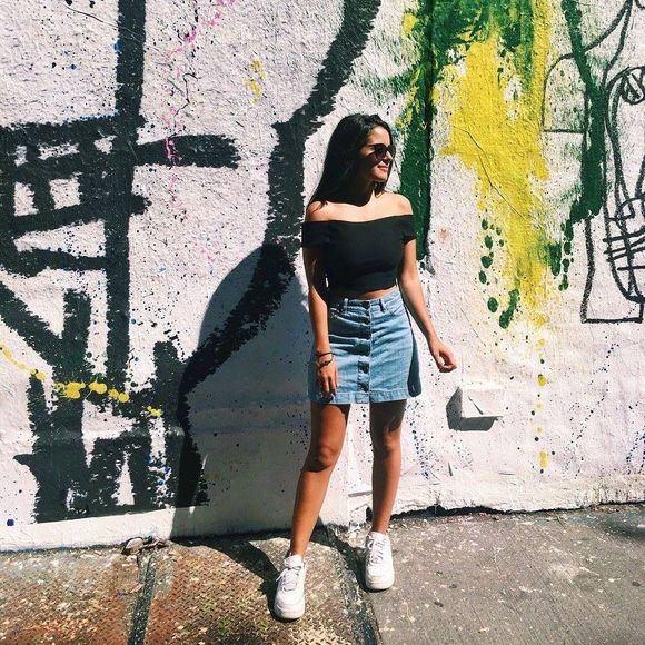 Meet your Posher, Karina - Picture 1 of 1