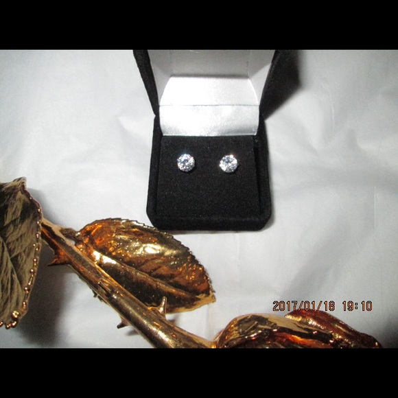 💎🆕6MM DIAMOND Boutique SIMULATED STUD EARRINGS - Picture 2 of 4