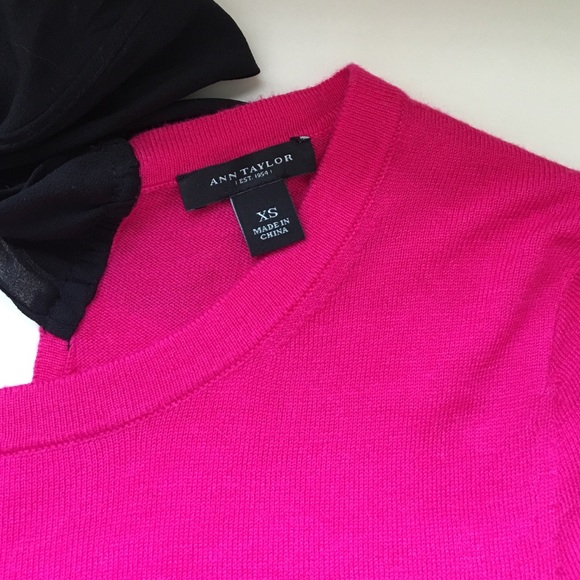 Ann Taylor "Spoiled Pretty" short sleeve sweater. - Picture 3 of 4