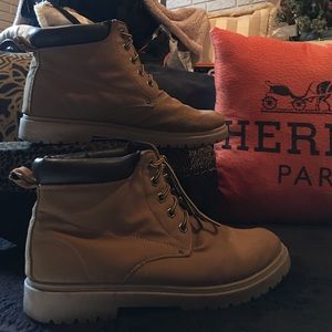 Fashion construction boot