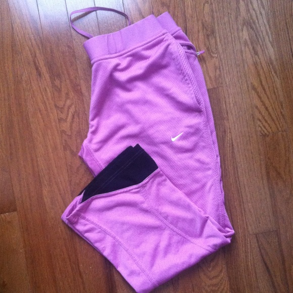 Nike Pants - Nike Sphere Dry Capri Size S
