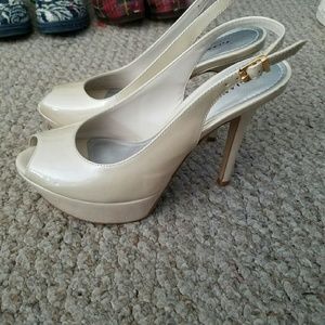 Giani Bini ladies Pearlized peep toe heels sz. 8