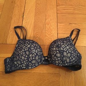 Victoria's Secret Dream angels push up