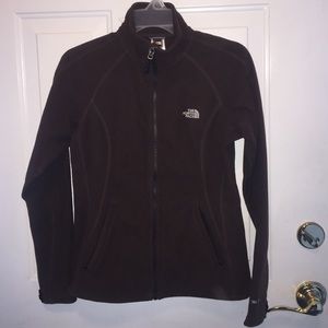 In almost new condition North Face fleece!