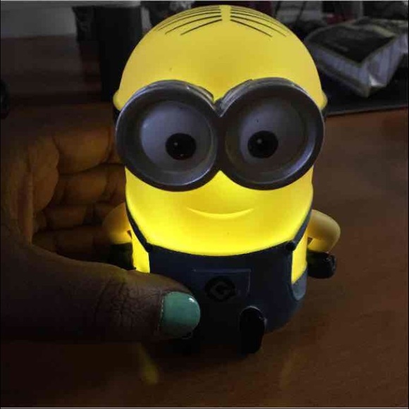 Minion Night Light - Picture 2 of 2