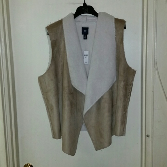 GAP Jackets & Blazers - Ladies Faux shearling vest